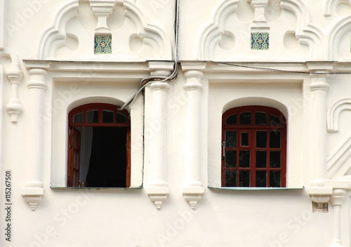 windowsin white historical building