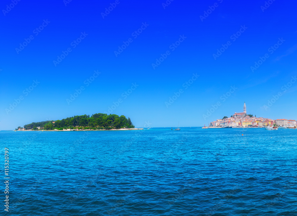 Naklejka premium Panorama ancient town on the Adriatic Sea. Terracotta roo