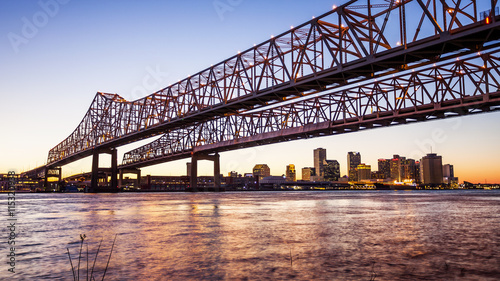 Obraz na płótnie Crescent City Connection Bridge & New Orleans City Skyline at Night w salonie
