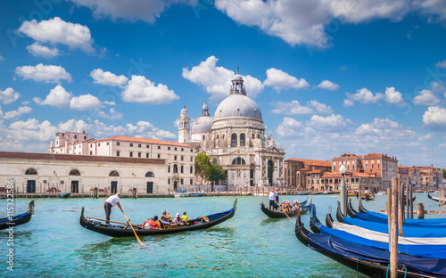 Fototapeta Naklejka Na Ścianę i Meble -  Gondolas on Canal Grande with Basilica di Santa Maria della Salute, Venice, Italy