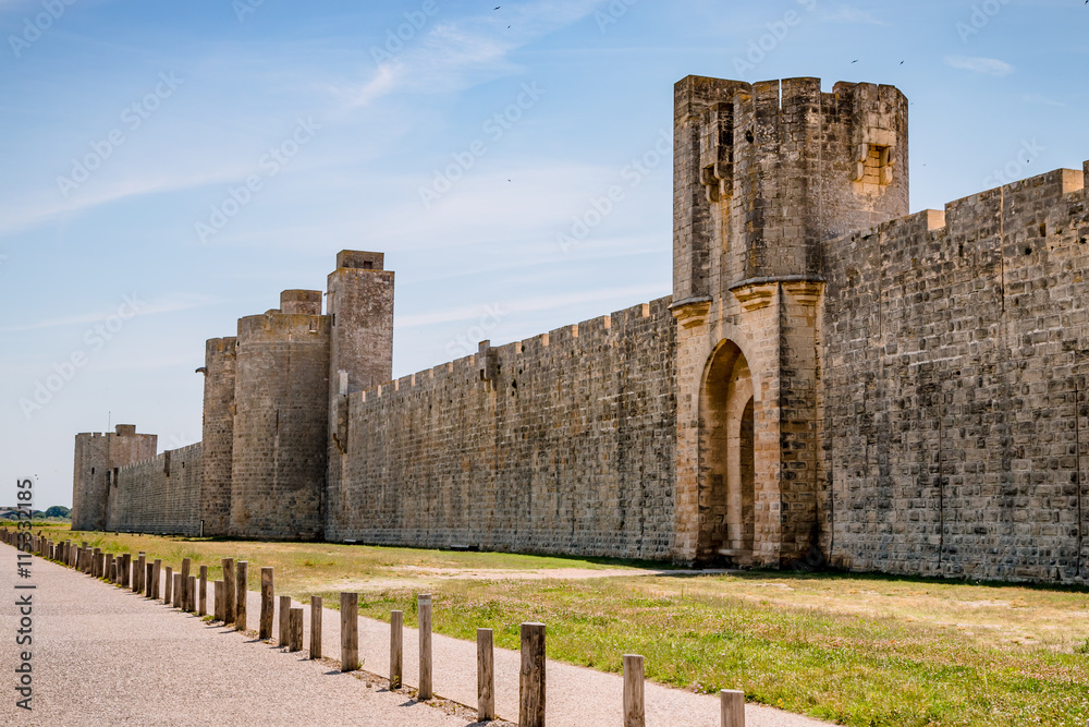 La cité lacustre de Aigues-Mortes et ses fortifications