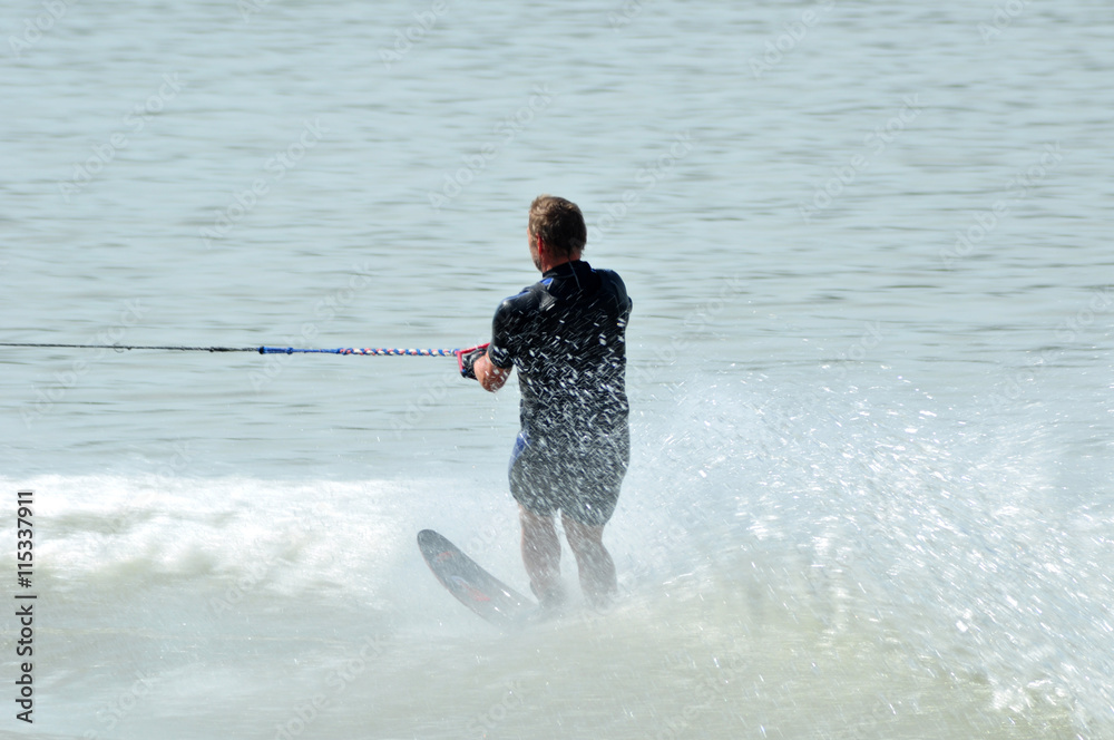 Fototapeta premium Wasserski auf der Donau