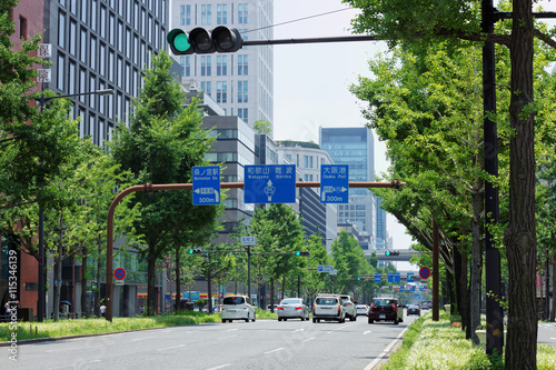 大阪 休日の御堂筋 photo