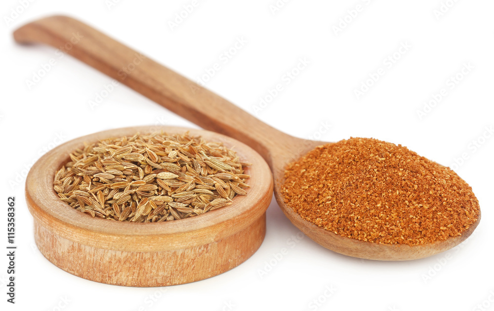 Crushed cumin with whole ones