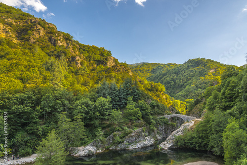 pont du diable en Ardèche/vieux pont à Thueyts en Ardèche  photo