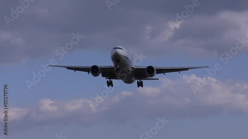 飛行機の着陸　Airliners Landing photo