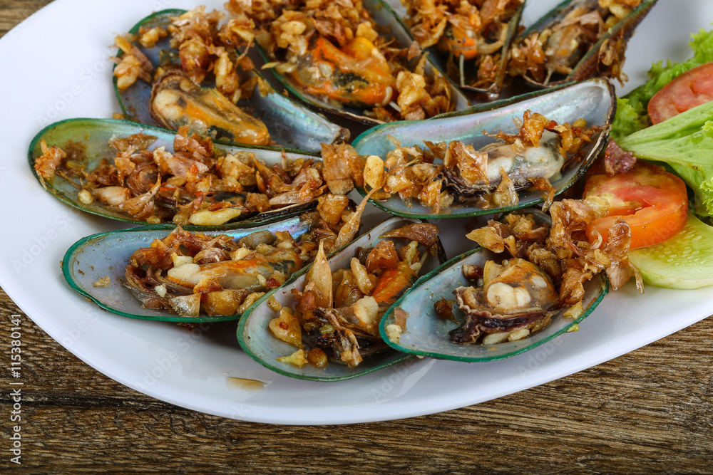 Mussels with garlic