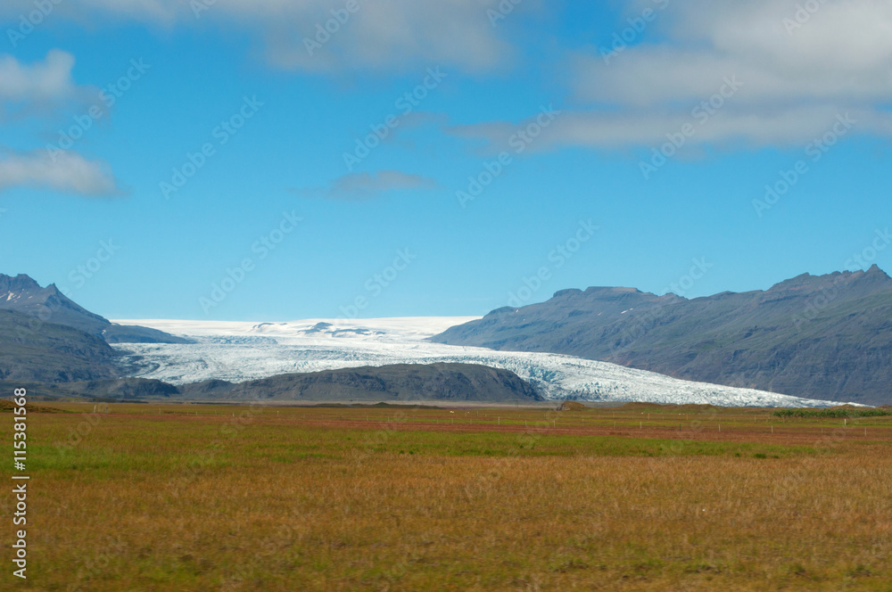 Islanda: vista del fronte del ghiacciaio Vatnajokull il 20 agosto 2012. Il Vatnajokull, noto anche come il Patna, è la più grande calotta di ghiaccio d'Islanda