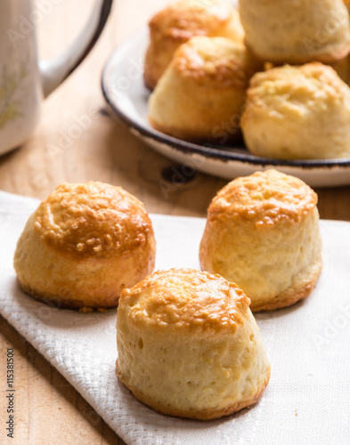 scone with cheese