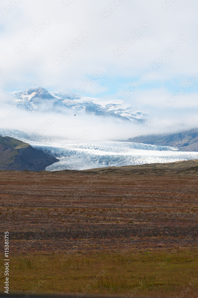 Islanda: vista del fronte del ghiacciaio Vatnajokull il 20 agosto 2012. Il Vatnajokull, noto anche come il Patna, è la più grande calotta di ghiaccio d'Islanda Islanda: vista del fronte del ghiacciaio Vatnajokull il 20 agosto 2012. Il Vatnajokull, noto anche come il Patna, è la più grande calotta di ghiaccio d'Islanda