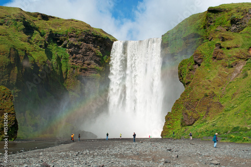 Islanda: la cascata Skogafoss con l'arcobaleno il 18 agosto 2012. Skogafoss è una delle cascate più famose d'Islanda: nata dal fiume Skoga, ha un salto di 60 metri