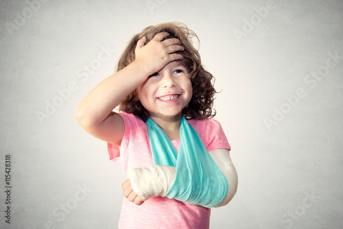 Little child with broken hand