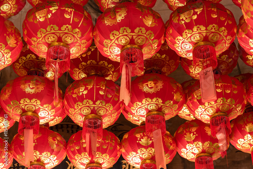 Chinese lantern © eriyalim