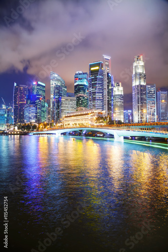 Obraz na płótnie Singapore financial district at the night w salonie