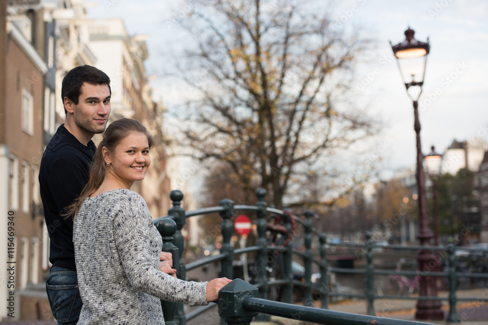 Fototapeta premium lovers in Amsterdam