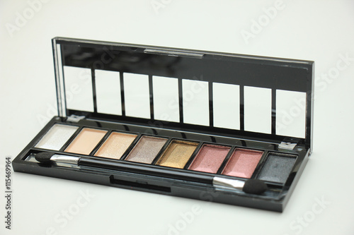 Eye shadow palette