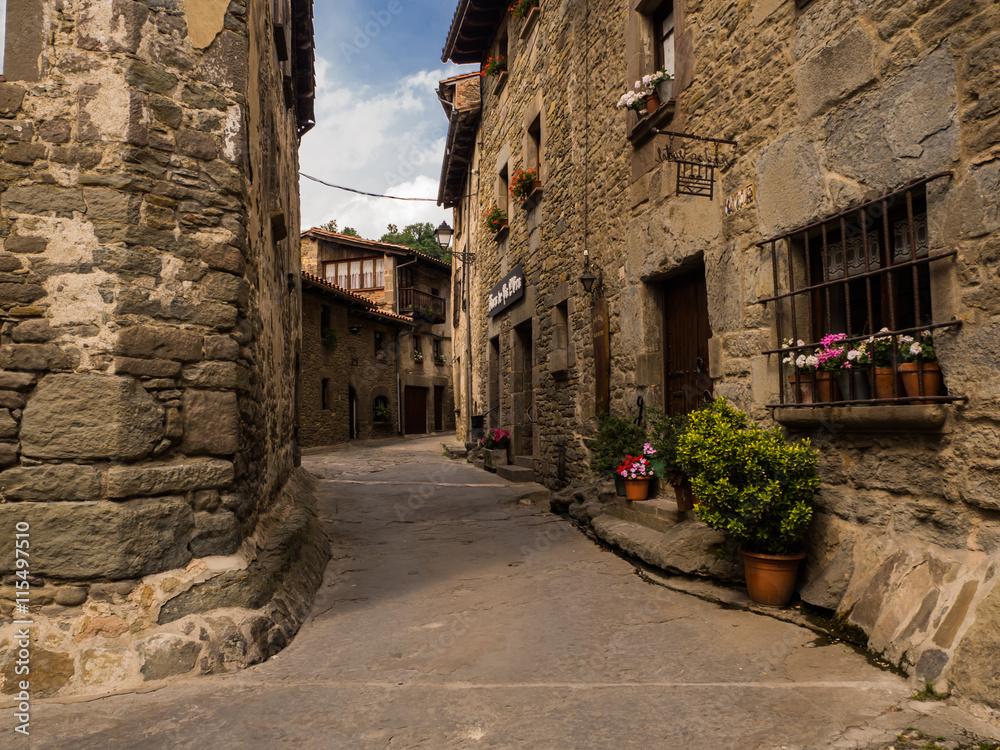 Rupit, rincones de un pueblo medieval en la comarca de Osona Barcelona OLYMPUS DIGITAL CAMERA