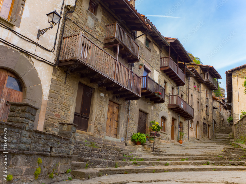 Rupit, rincones de un pueblo medieval en la comarca de Osona Barcelona OLYMPUS DIGITAL CAMERA