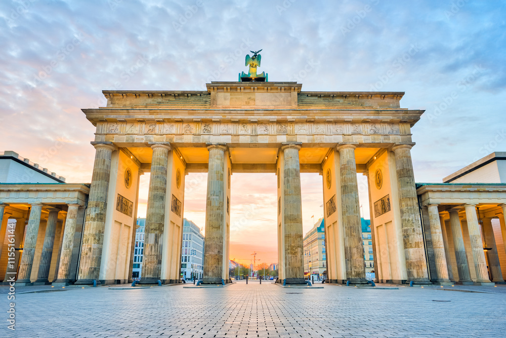 Obraz na płótnie Brandenburg Gate with the sunrise in Berlin, Germany w salonie