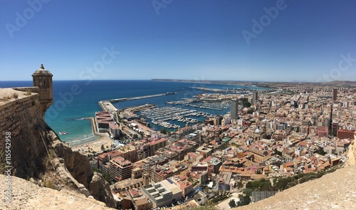 Vista de Alicante desde el Castillo de Santa Bárbara