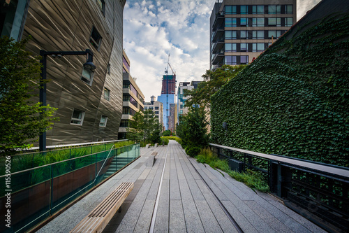 Canvas Print Buildings and walkway on The High Line, in Chelsea, Manhattan, N