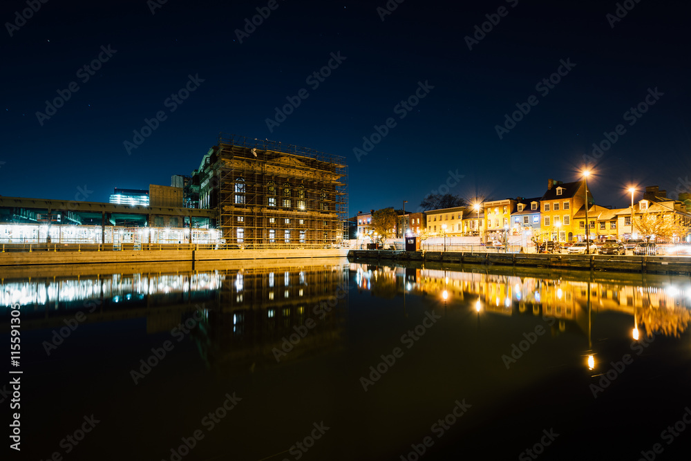 Buildings on the waterfront in Fells Point at night, in Baltimor