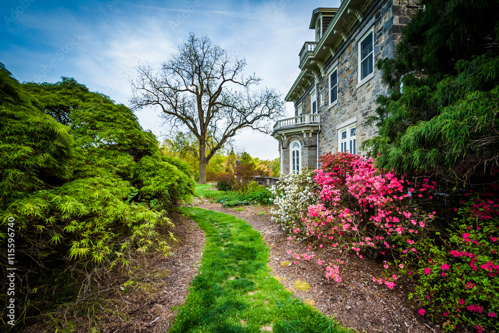 Obraz premium Gardens and the Cylburn Mansion at Cylburn Arboretum, in Baltimo