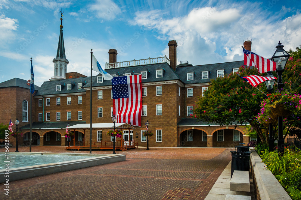 Naklejka premium Market Square and City Hall, in Alexandria, Virginia.