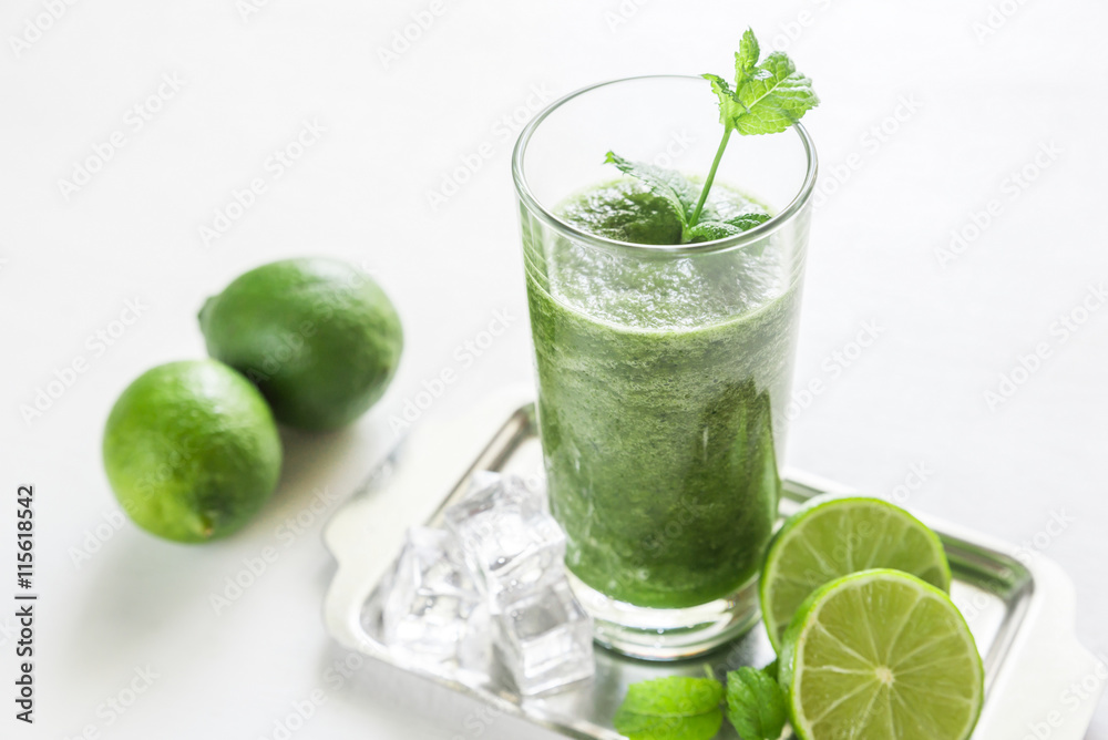 Fototapeta premium Green smoothie