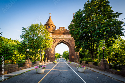 The Soldiers and Sailors Memorial Arch, in Hartford, Connecticut photo