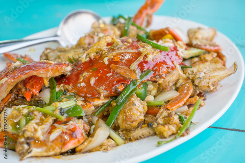 stir fried crab with yellow curry