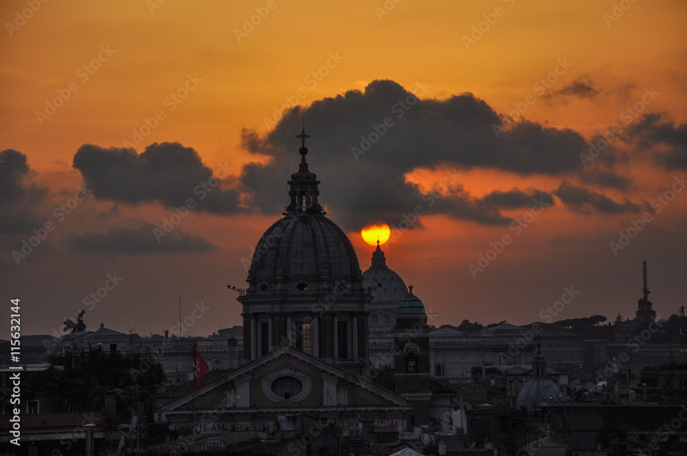 Puesta de sol en el Vaticano, Roma 