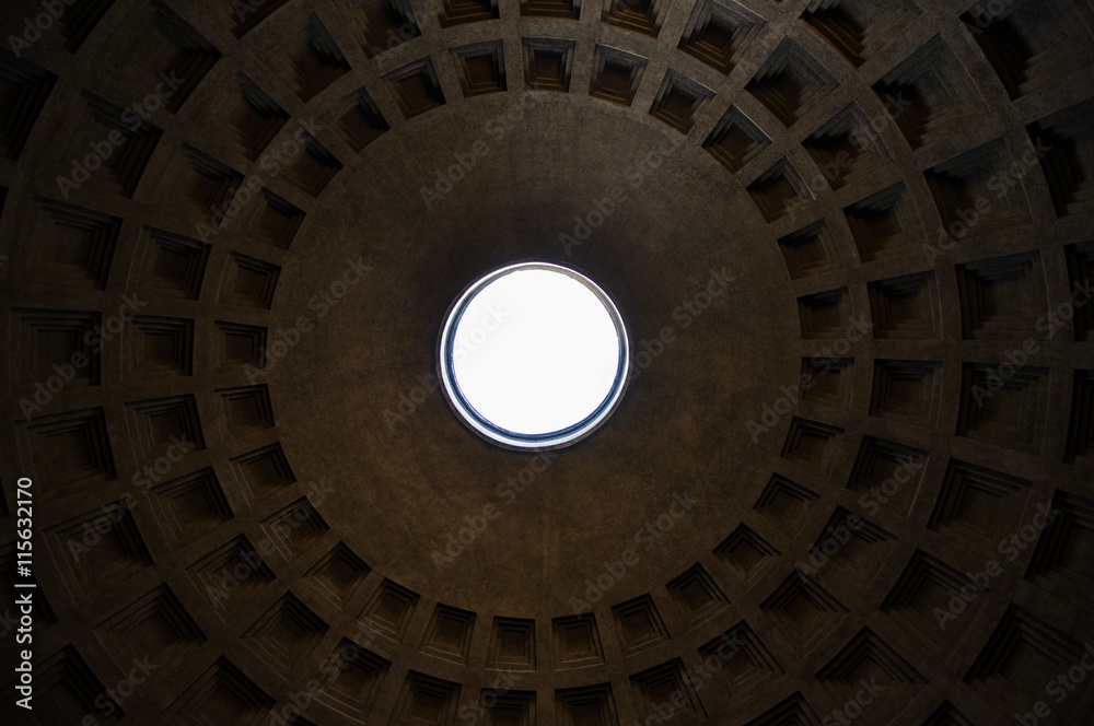 Cúpula del Panteon De Agripa  desde el interior en Roma.