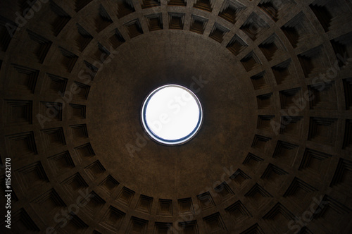 Cúpula del Panteon De Agripa  desde el interior en Roma. photo