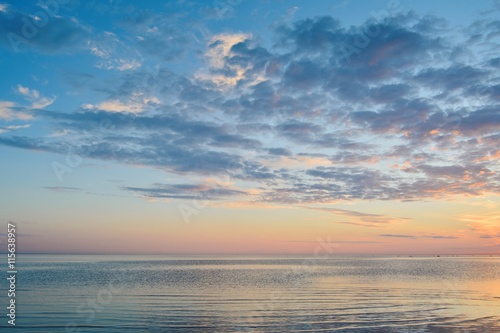 Fototapeta Naklejka Na Ścianę i Meble -  Evening sky and the sea