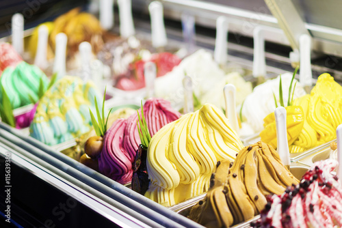 Murais de parede mixed colourful gourmet ice cream sweet gelato in shop display