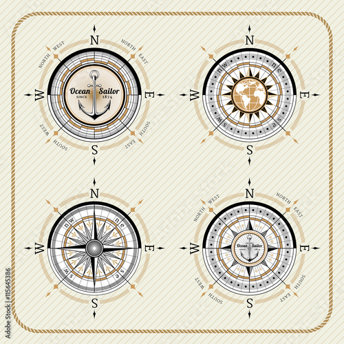 Nautical vintage compass set