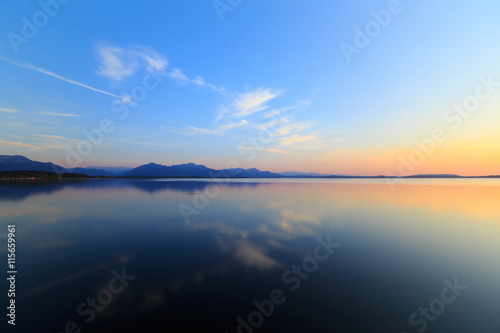Fototapeta Naklejka Na Ścianę i Meble -  Lake Chiemsee at sunset in Chieming Bavaria