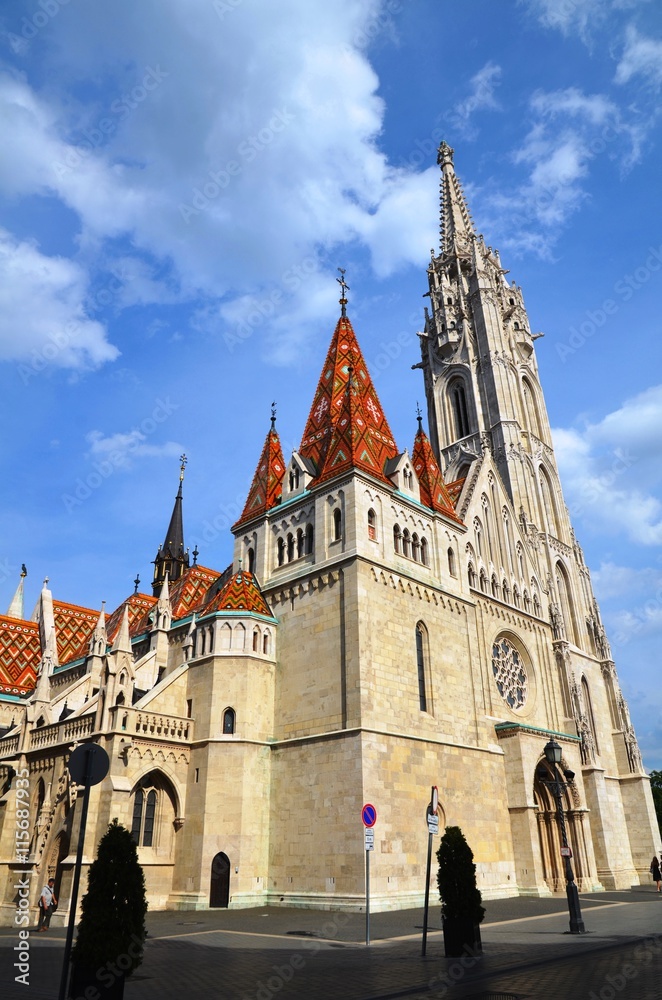 Toiture colorée de l'église Matthias de Budapest