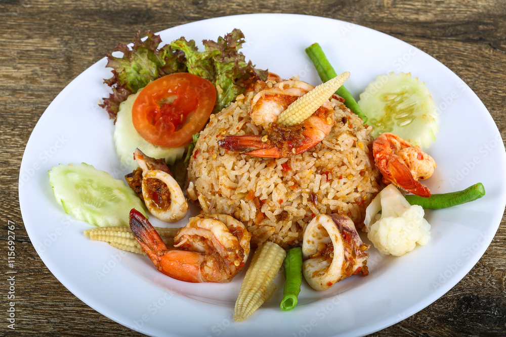 Fried rice with seafood