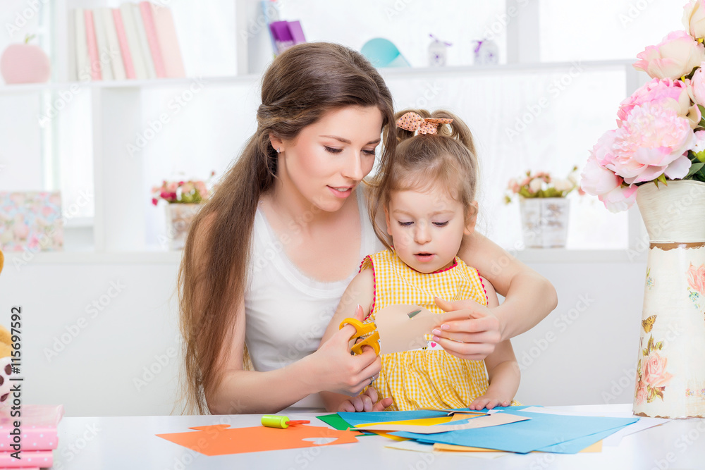 creative leisure mom and daughter creative leisure mom and daughter