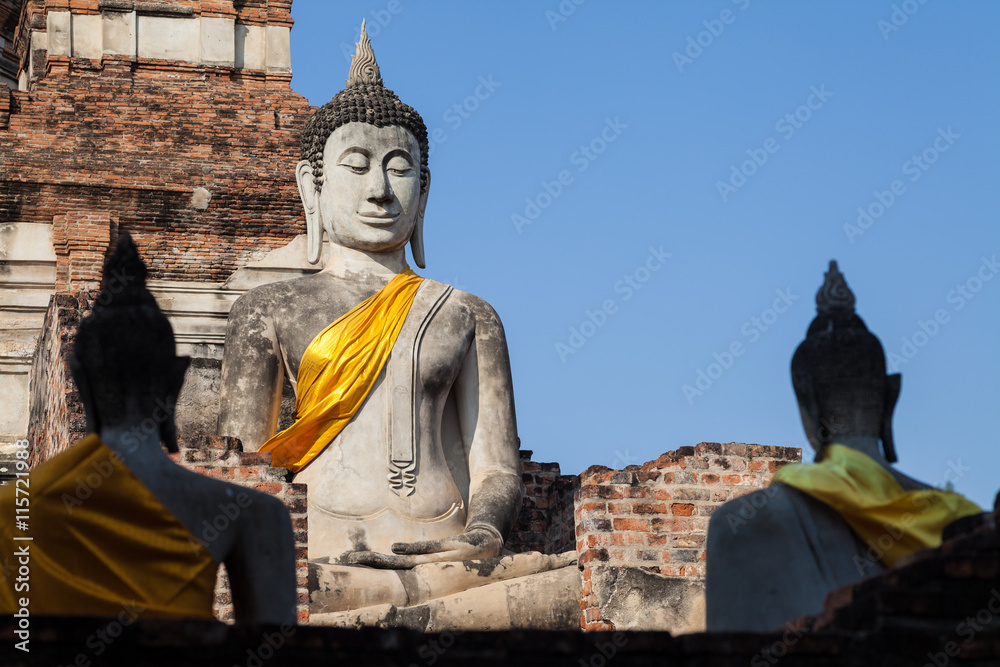 Fototapeta premium Buddha statue in ancient city