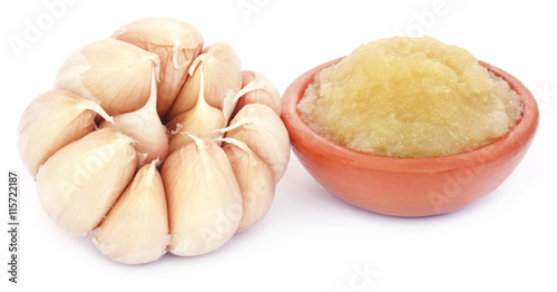 Crushed garlic with whole ones