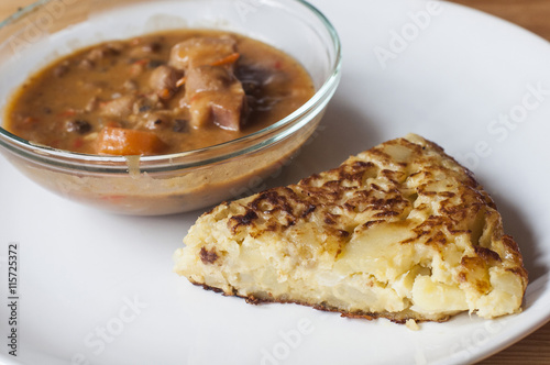 Spanish tapas: red beans stew and spanish tortilla.