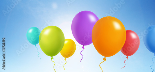 Luftballons  im Himmel