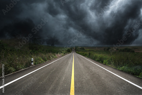 Fototapeta Naklejka Na Ścianę i Meble -  the road to storm