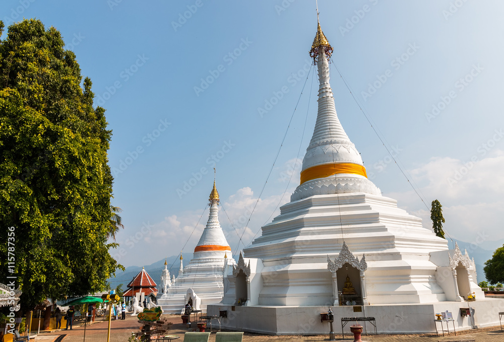 Fototapeta premium Temple Wat Phra That Doi Kong Mu. Mae Hong Son, Thailand