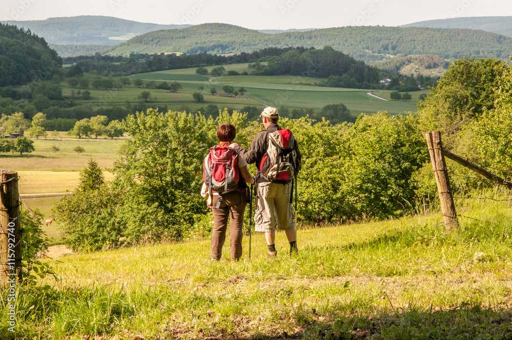 Wanderer bei Roßbach, Kaufunger Wald, Hessen Wanderer bei Roßbach, Kaufunger Wald, Hessen