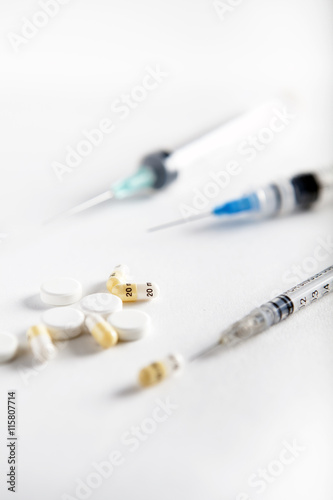 vaccine drogs and injection