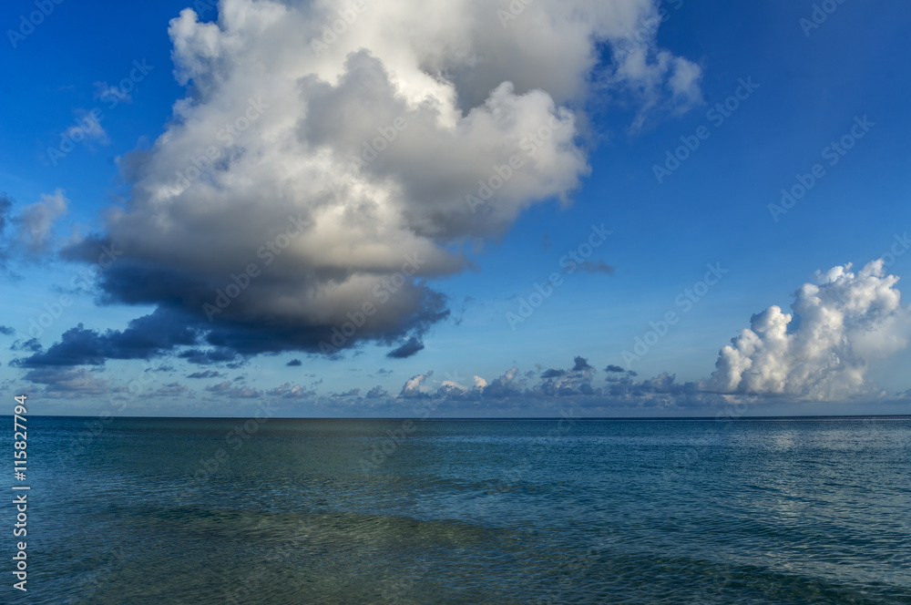 Obraz premium clouds on the sea